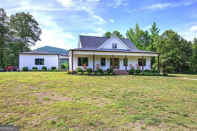 1084 Shahan LN LaFayette, GA 30728