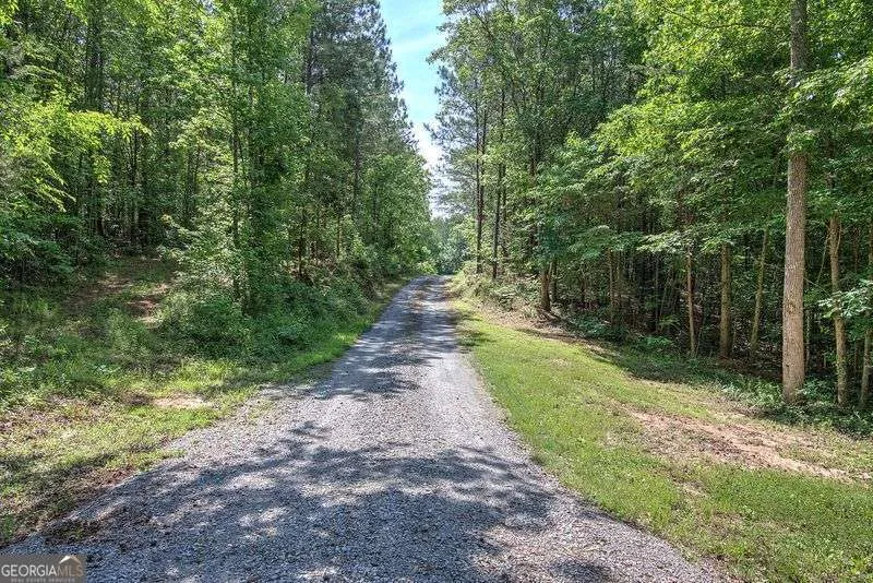 1084 Shahan LN LaFayette, GA 30728
