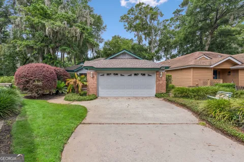 22 Bay Tree CT W