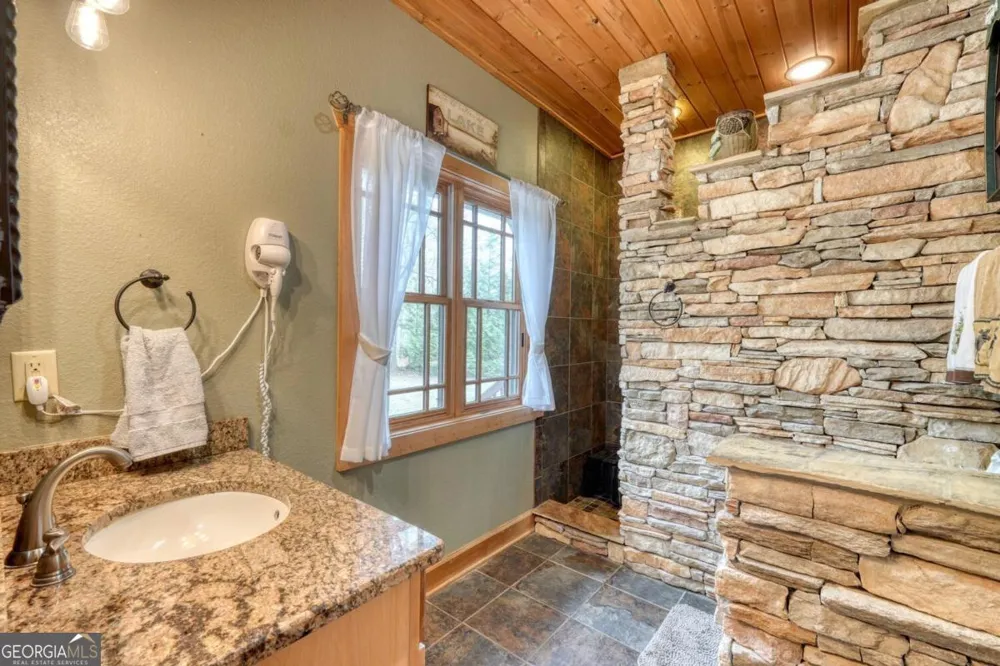 40 Teagan WAY Hiawassee, GA 30546