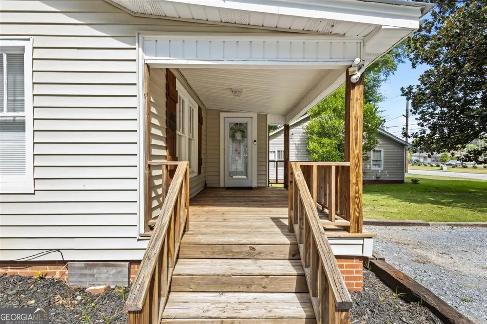 102 W Fairmount AVE Cedartown, GA 30125