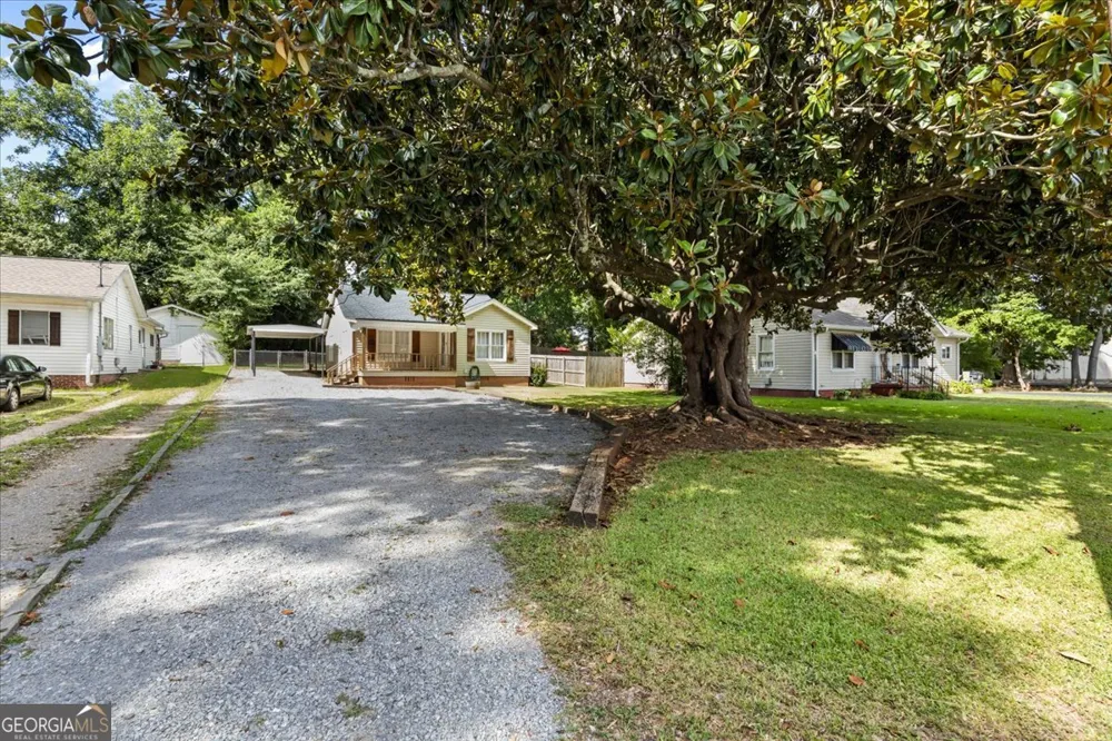 102 W Fairmount AVE Cedartown, GA 30125