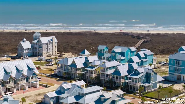 222 Sunrise Ave Port Aransas, TX 78373