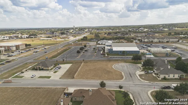 105 Juniors La Vernia, TX 78121