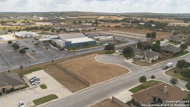 105 Juniors La Vernia, TX 78121