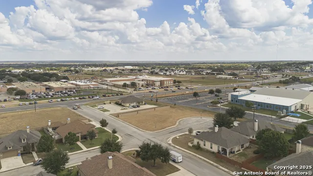 105 Juniors La Vernia, TX 78121