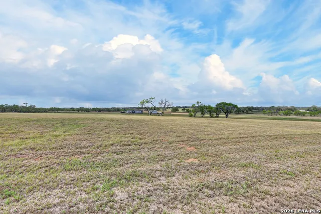 435 Fm 539 Floresville, TX 78114