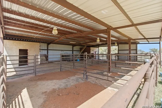 170 Bootlegger Kerrville, TX 78028