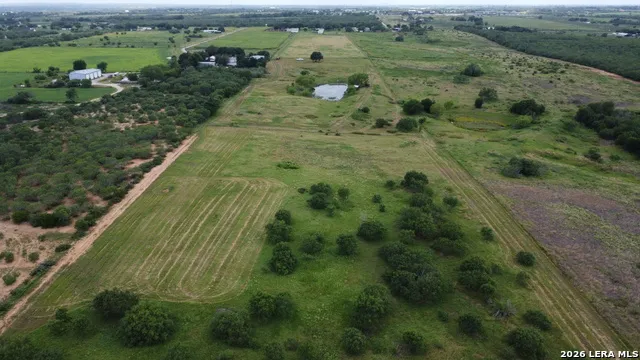 902 Graytown Road St Hedwig, TX 78152