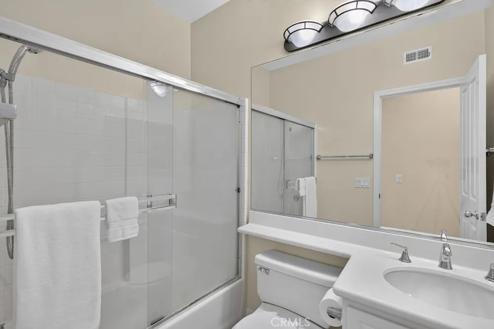 2600 Ladrillo Aisle Irvine, CA 92606