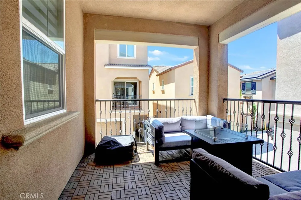 3273 S Cantona Paseo Ontario, CA 91762