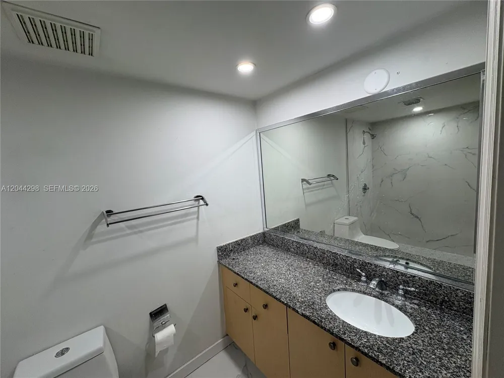 2490 Centergate Dr #207 Miramar, FL 33025