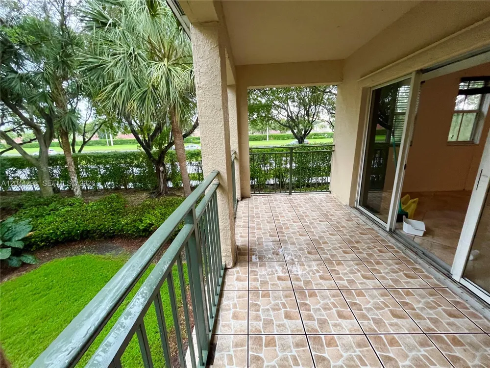 2490 Centergate Dr #207 Miramar, FL 33025