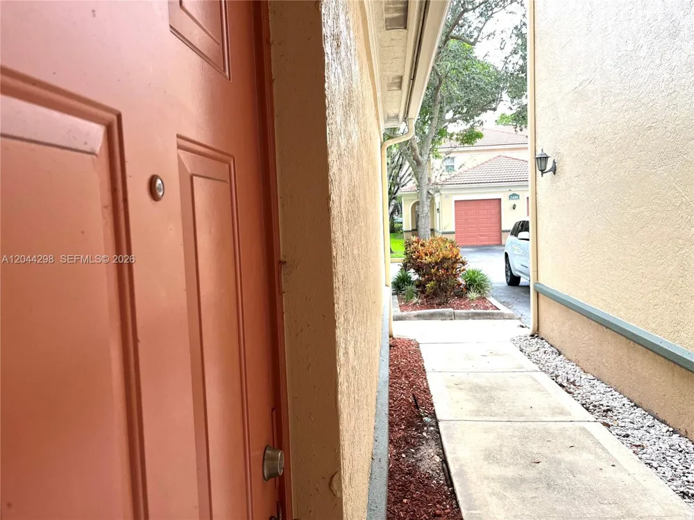 2490 Centergate Dr #207 Miramar, FL 33025