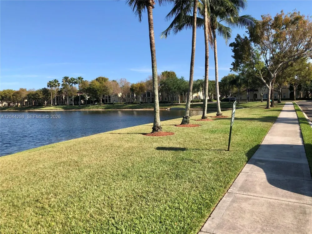 2490 Centergate Dr #207 Miramar, FL 33025