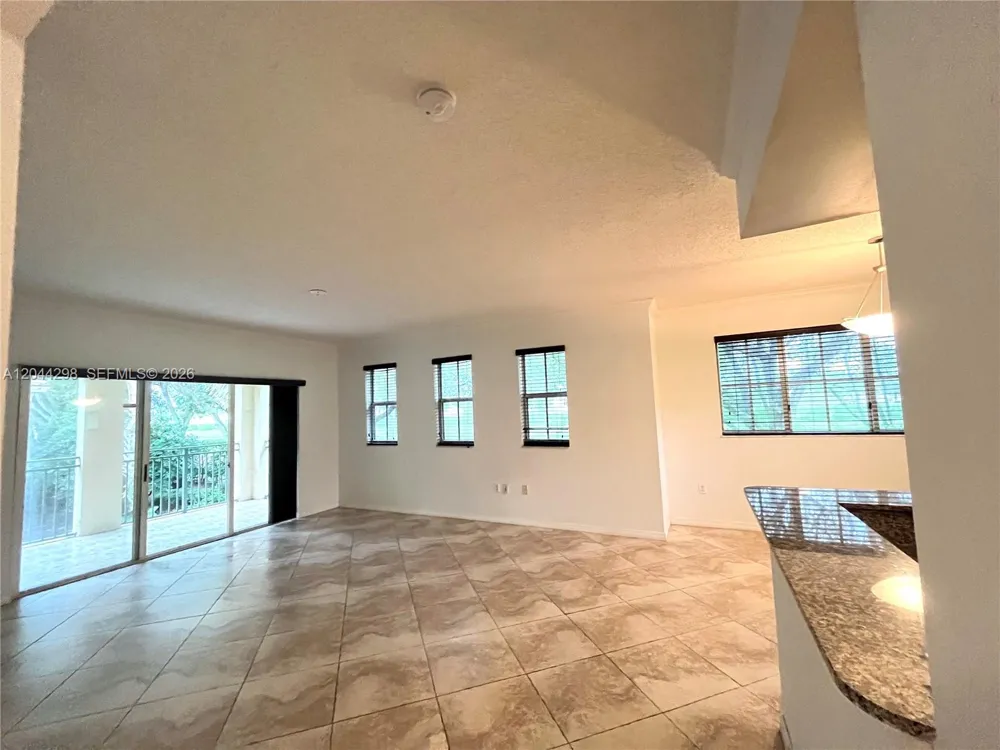 2490 Centergate Dr #207 Miramar, FL 33025