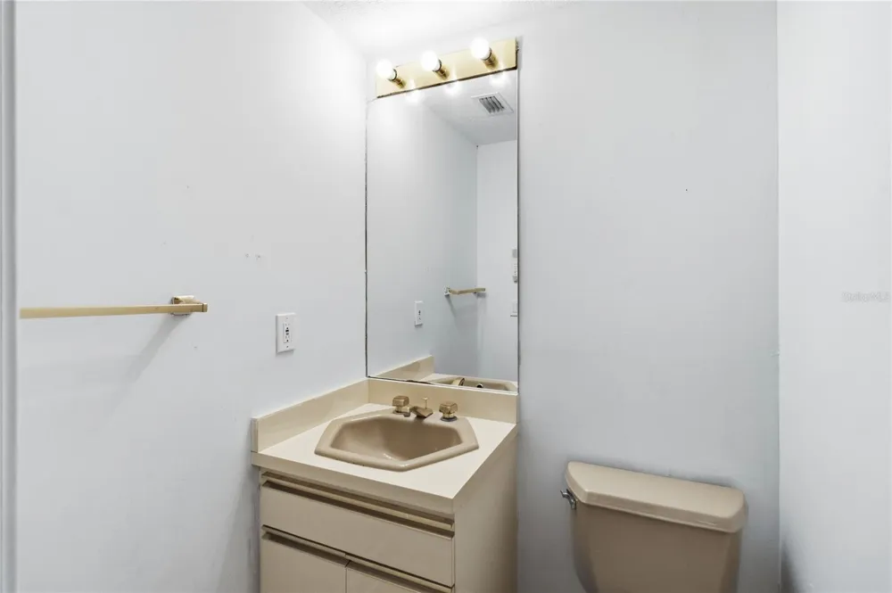 593 DUNMAR CIRCLE Winter Springs, FL 32708