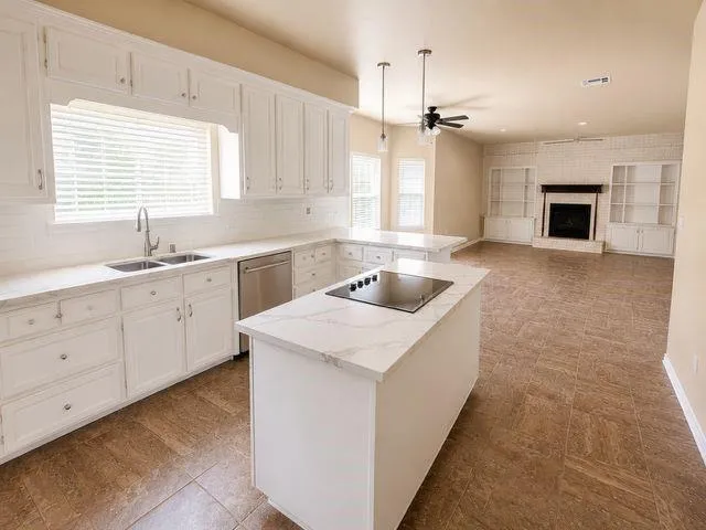 415 Oak Crest Clifton, TX 76634
