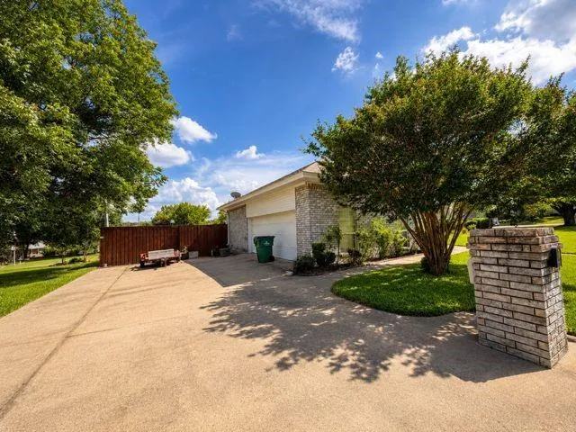 415 Oak Crest Clifton, TX 76634