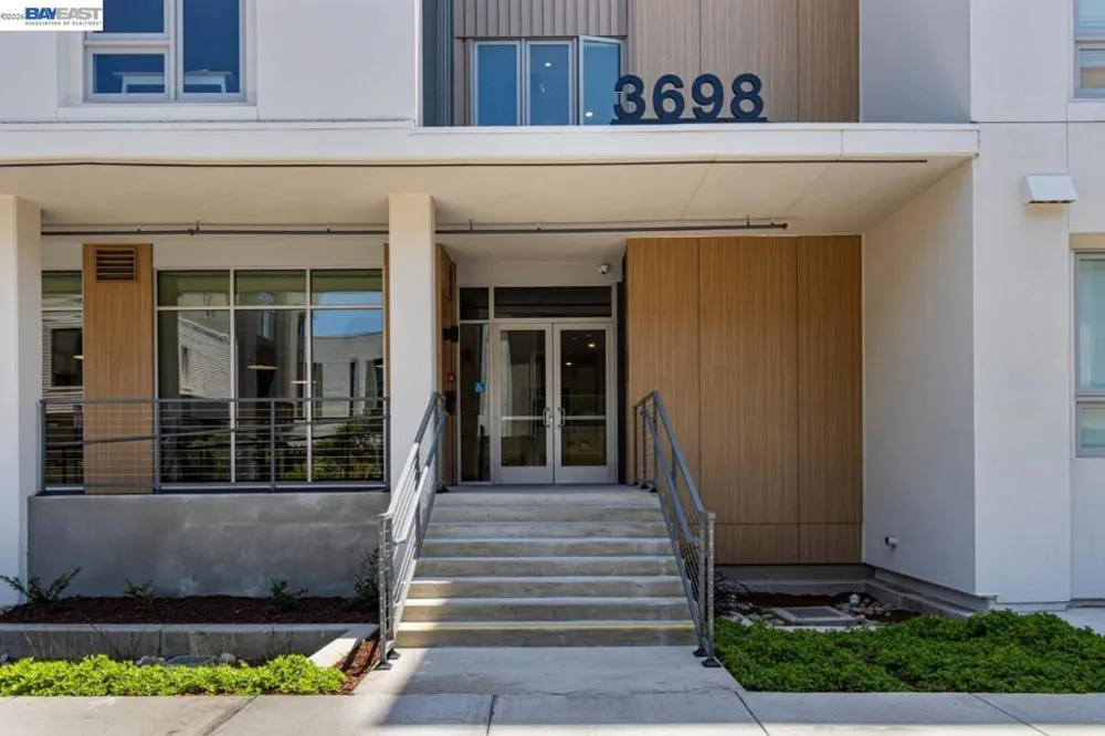 3698 Vision Cmn #521 Fremont, CA 94538
