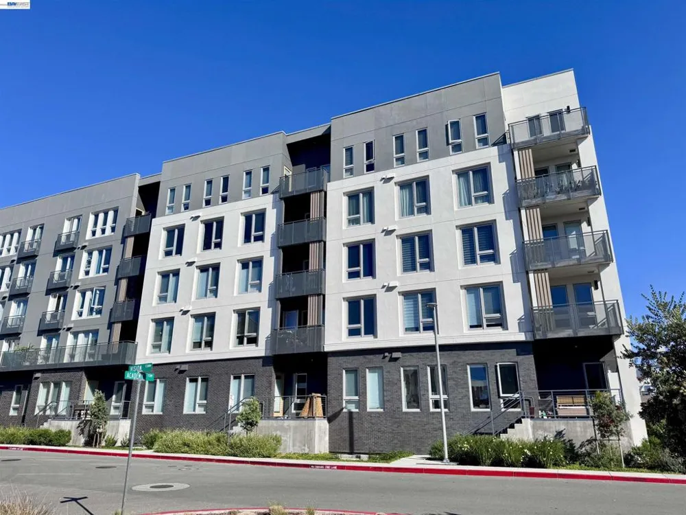 3698 Vision Cmn #521 Fremont, CA 94538