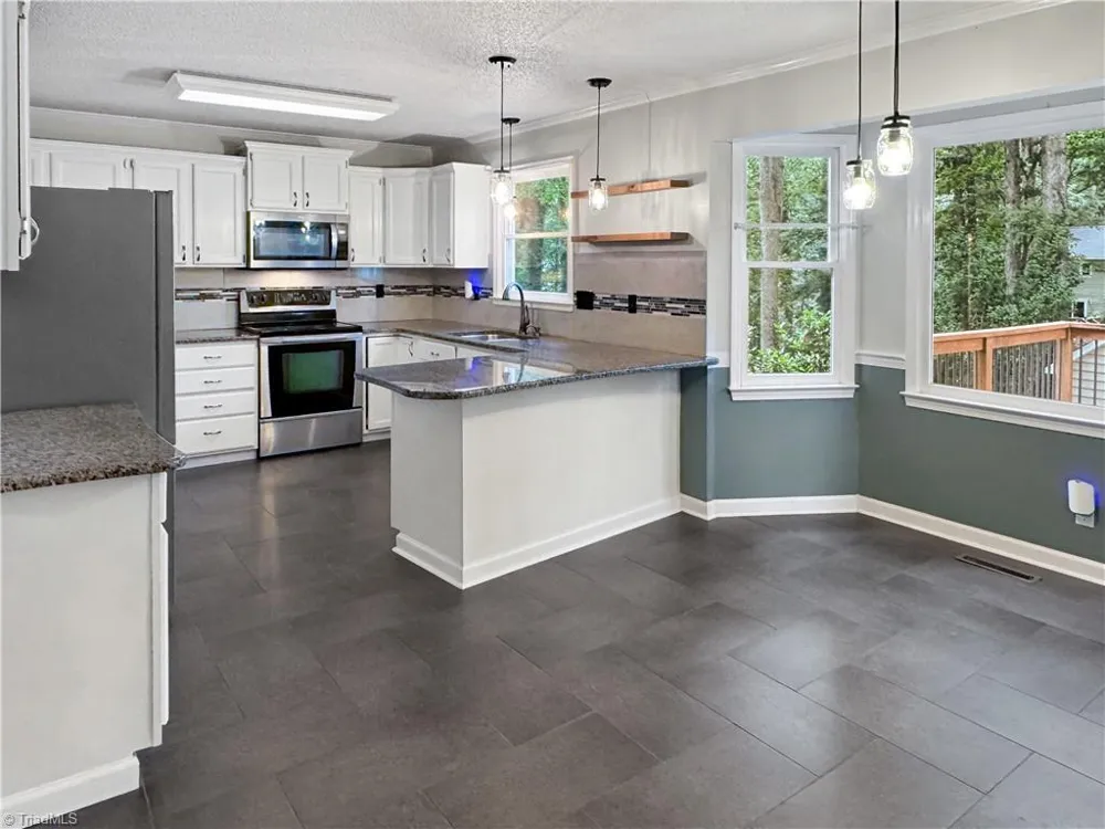 5208 Bridge Pointe Drive Clemmons, NC 27012
