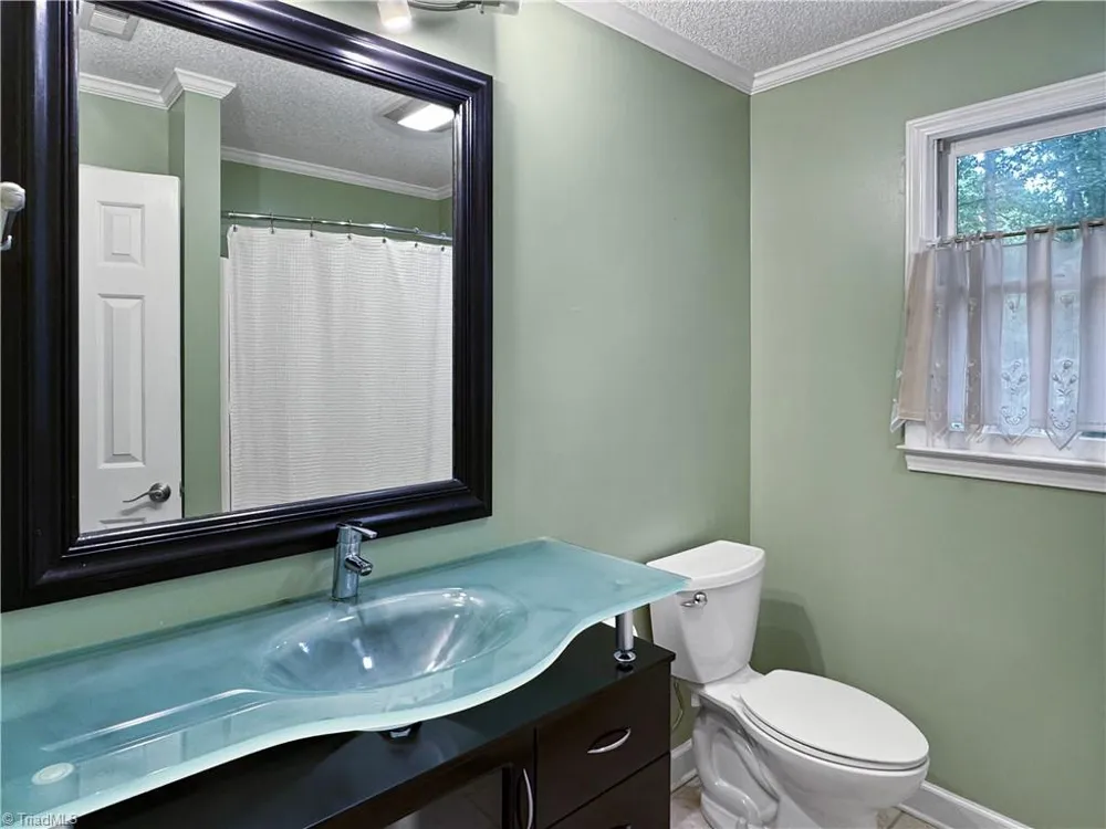 5208 Bridge Pointe Drive Clemmons, NC 27012