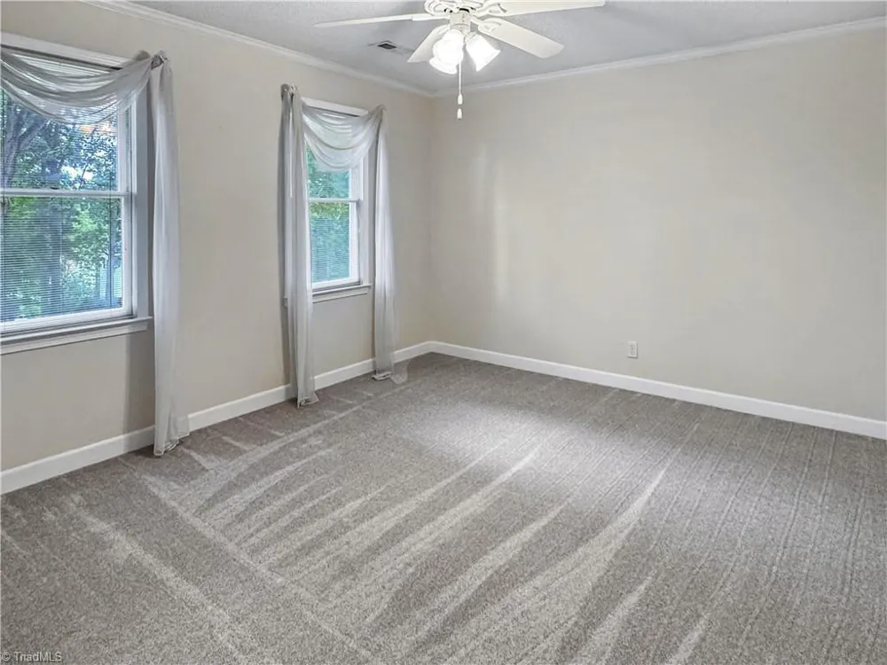 5208 Bridge Pointe Drive Clemmons, NC 27012