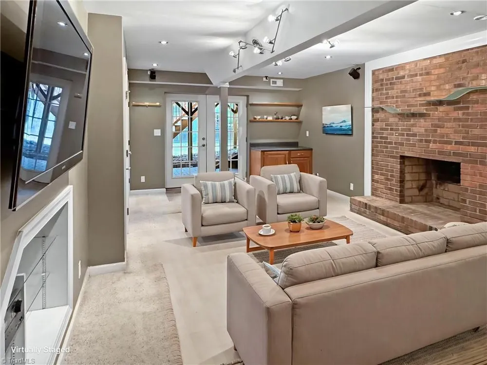 5208 Bridge Pointe Drive Clemmons, NC 27012