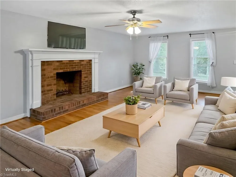 5208 Bridge Pointe Drive Clemmons, NC 27012