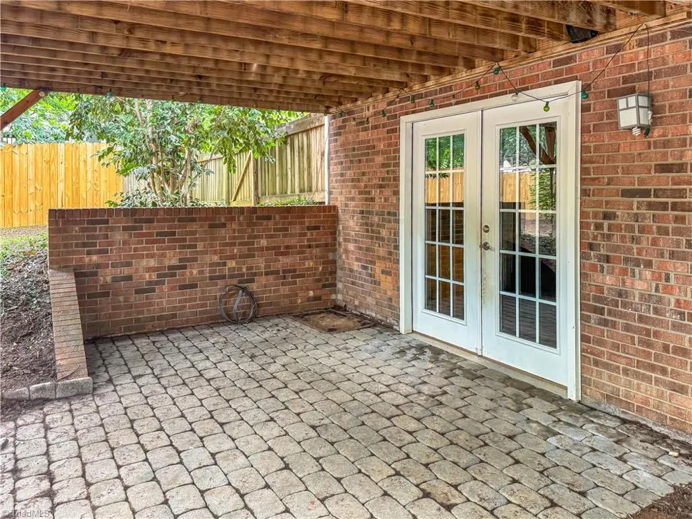 5208 Bridge Pointe Drive Clemmons, NC 27012