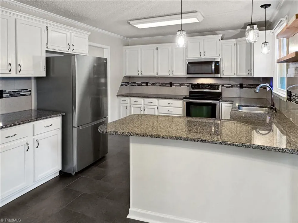 5208 Bridge Pointe Drive Clemmons, NC 27012