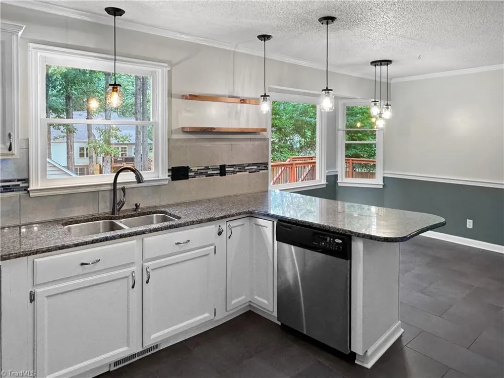 5208 Bridge Pointe Drive Clemmons, NC 27012