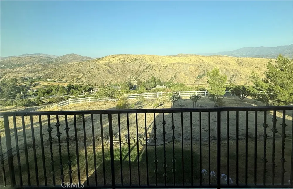 32080 Avenida Donari Agua Dulce, CA 91390