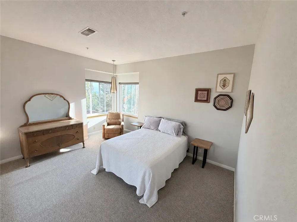 32080 Avenida Donari Agua Dulce, CA 91390