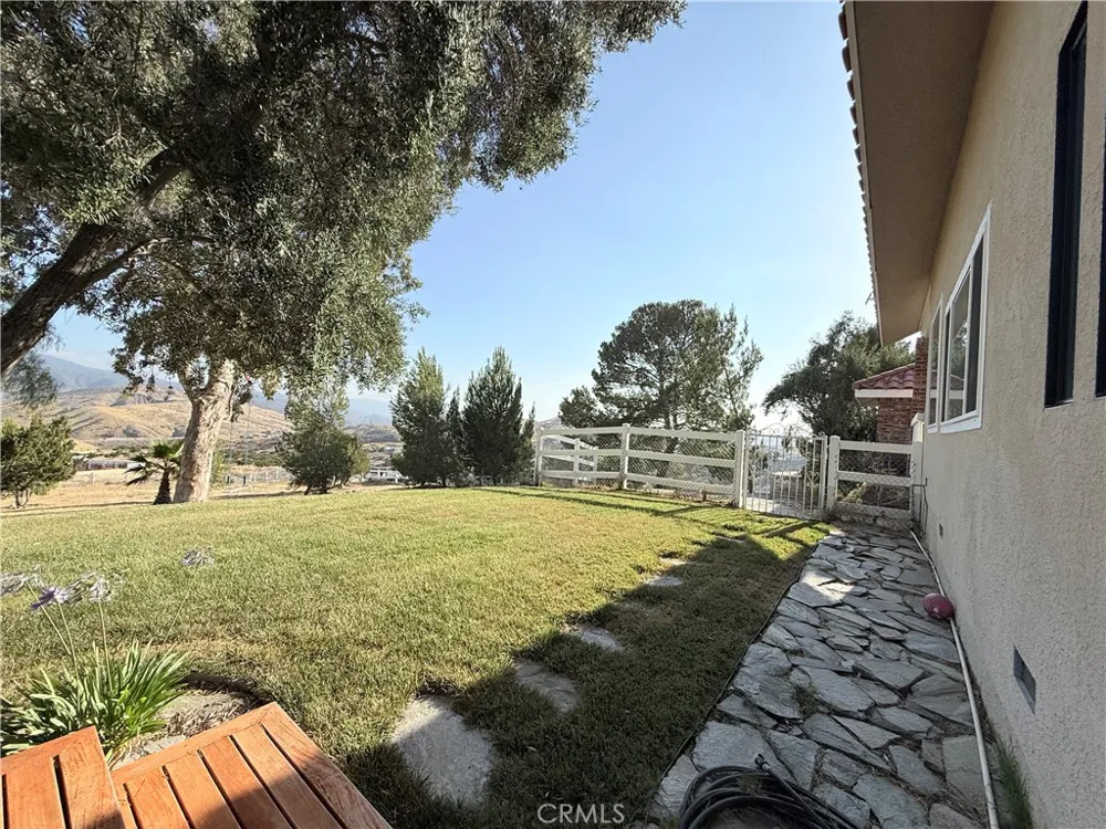 32080 Avenida Donari Agua Dulce, CA 91390