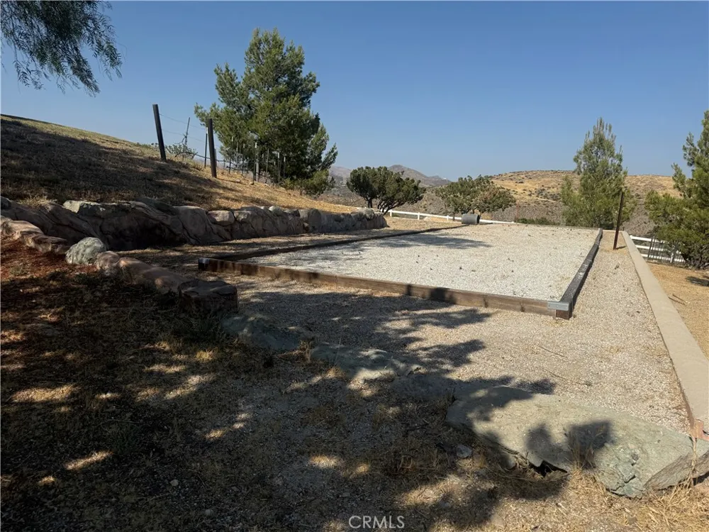 32080 Avenida Donari Agua Dulce, CA 91390
