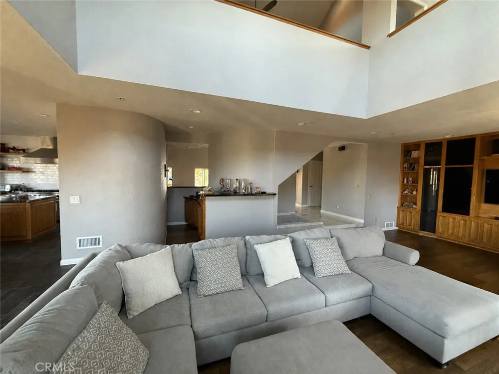 32080 Avenida Donari Agua Dulce, CA 91390