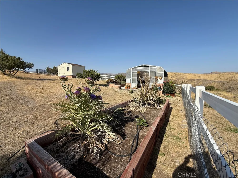 32080 Avenida Donari Agua Dulce, CA 91390