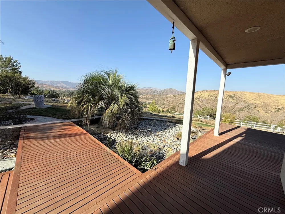 32080 Avenida Donari Agua Dulce, CA 91390