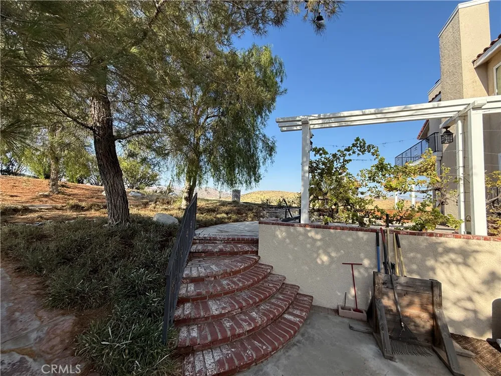 32080 Avenida Donari Agua Dulce, CA 91390