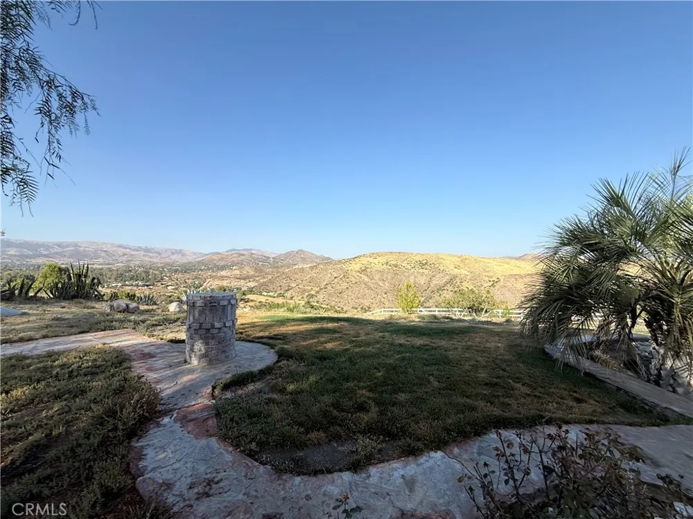 32080 Avenida Donari Agua Dulce, CA 91390