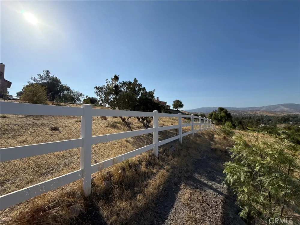 32080 Avenida Donari Agua Dulce, CA 91390