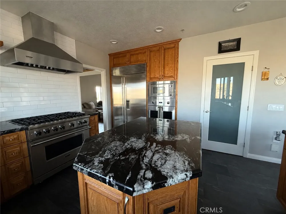 32080 Avenida Donari Agua Dulce, CA 91390