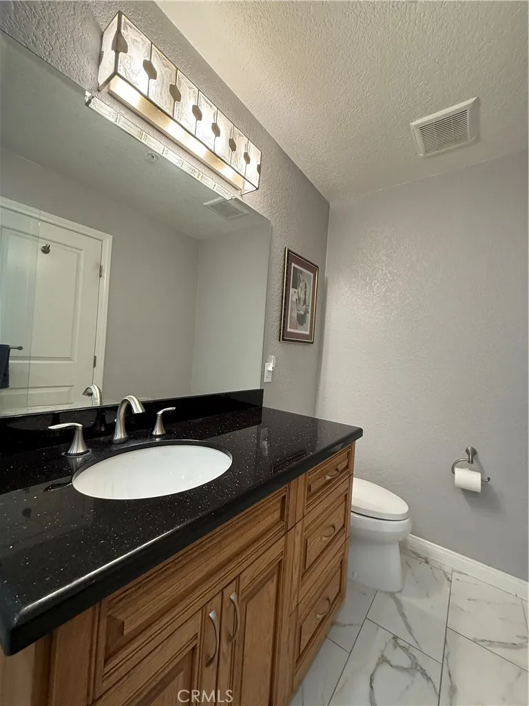 32080 Avenida Donari Agua Dulce, CA 91390