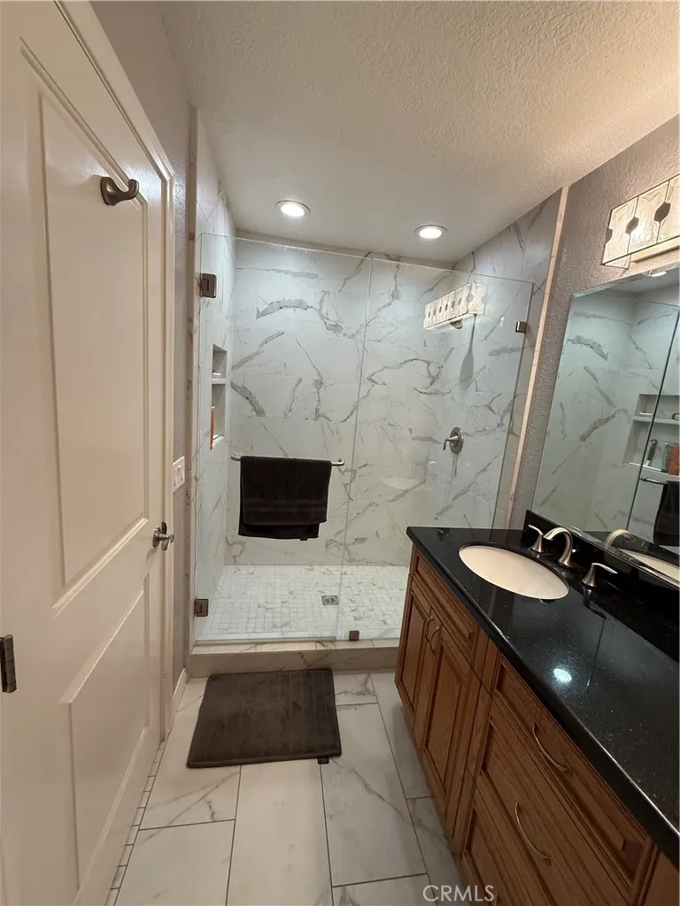 32080 Avenida Donari Agua Dulce, CA 91390