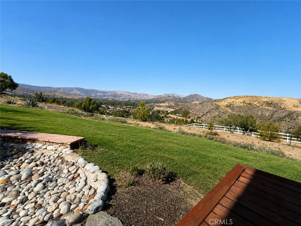 32080 Avenida Donari Agua Dulce, CA 91390