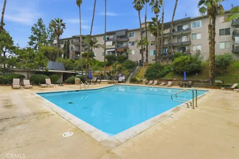 1517 E Garfield Ave #32