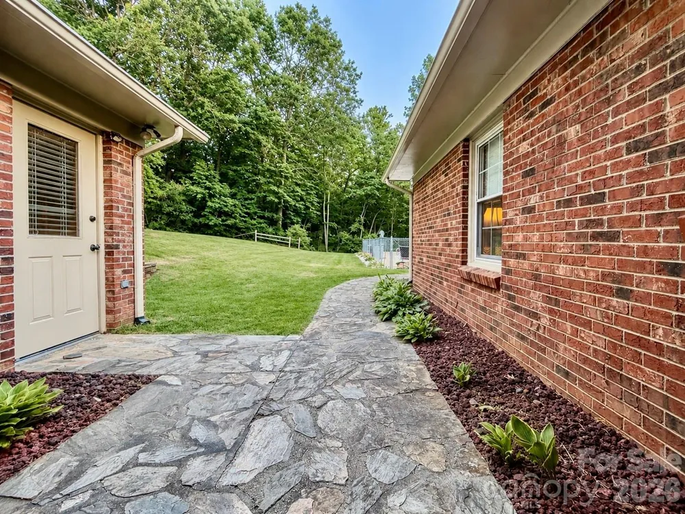 552 Coxes Creek Church Road Marion, NC 28752