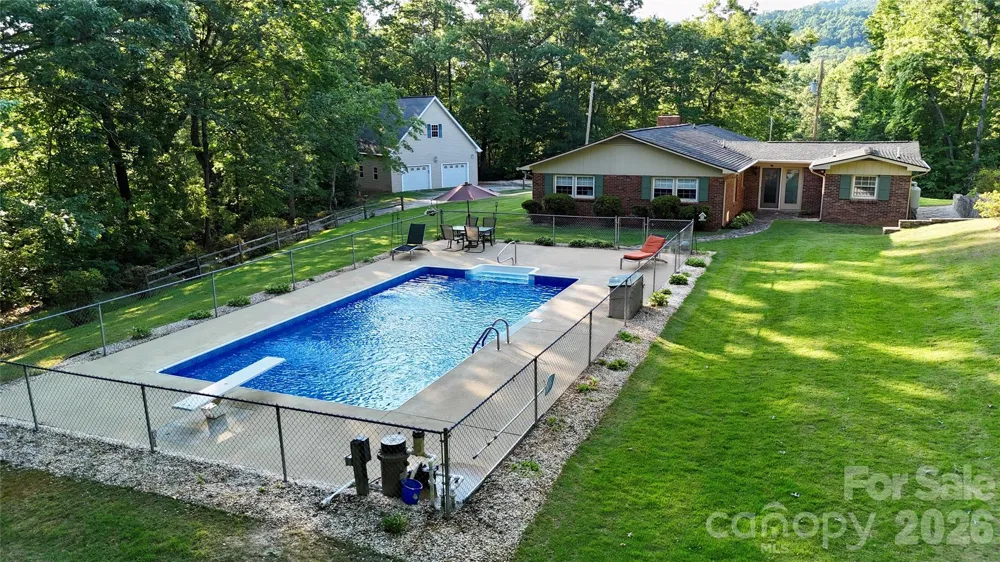 552 Coxes Creek Church Road Marion, NC 28752